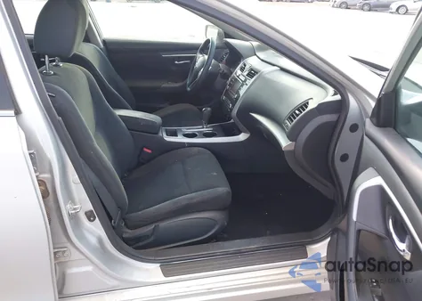 2015 Nissan Altima 2.5/2.5 S/2.5 Sl/2.5 Sv из США, поврежденный, VIN 1N4AL3AP1FN322589